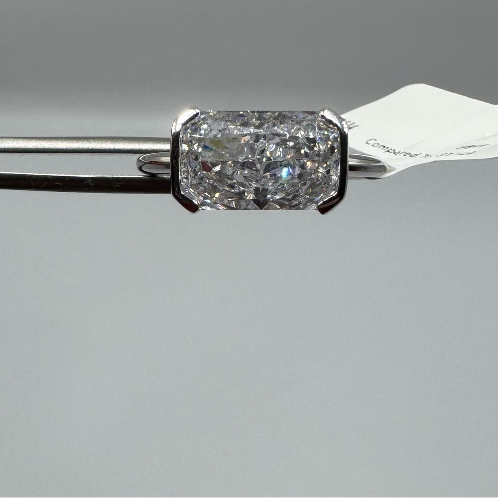 18k 3ct Radiant Cut Ring - Picture 9 of 15